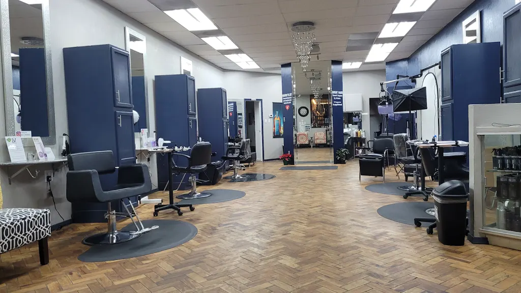 LV Hair Salón — Hair salon in El Paso